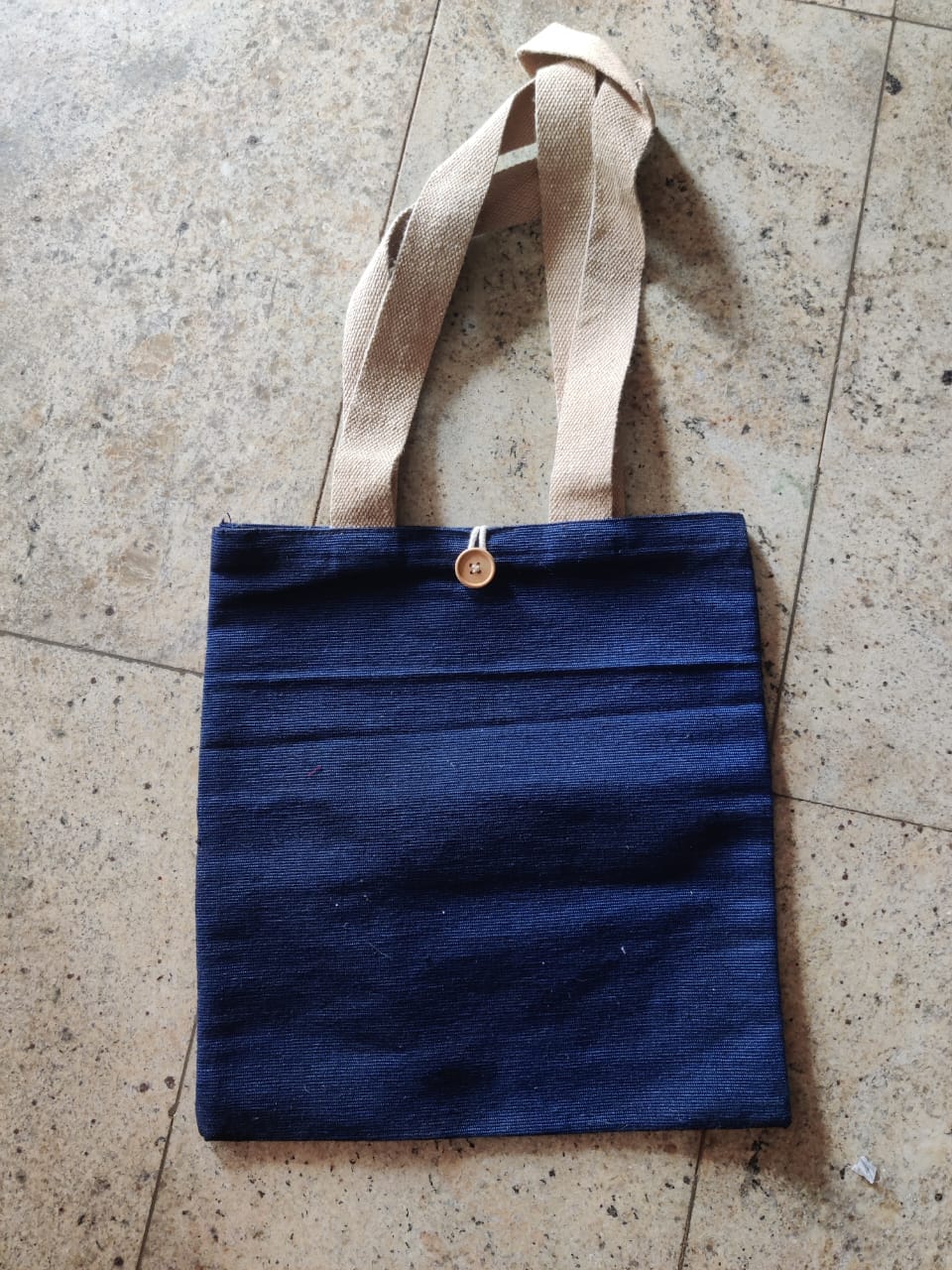 T005 BUTTON TOTE BAG